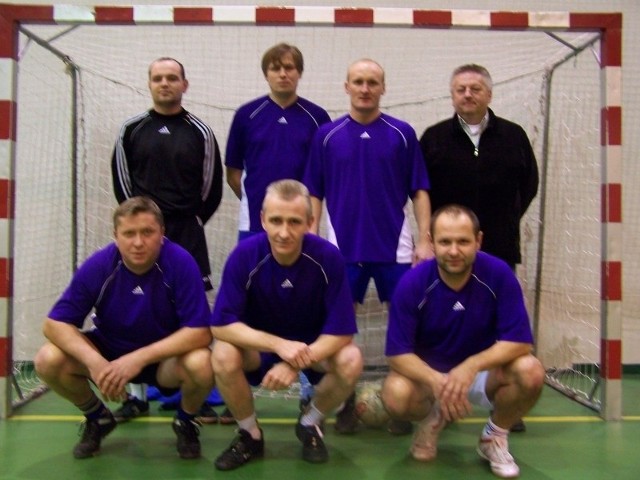 PBDiM OlesnoU góry od lewej: Rafał Halski, Adam Kutynia, Sebastian Kopel, Jerzy Liberka (kierownik). Na dole od lewej: Andrzej Świerc, Piotr Skorupa, Wojciech Zajączkowski.