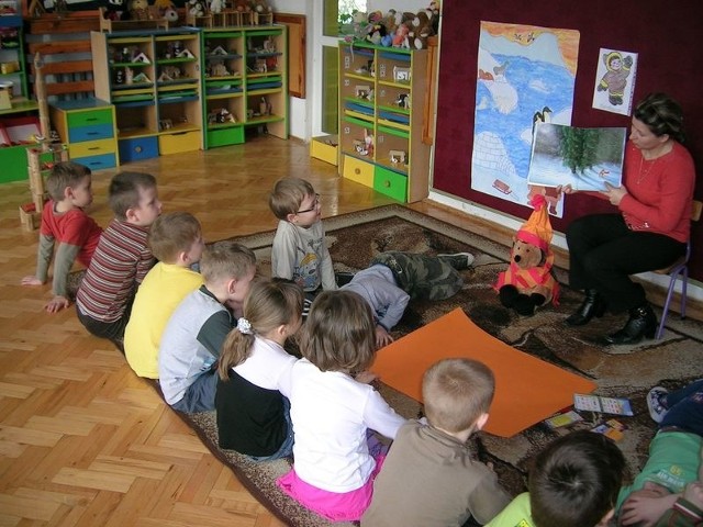 Przedszkolaki z Iłży już wzięli udział w spotkaniach z czytaniem. Książki bardzo przypadły do gustu maluchom.