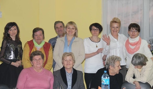 Koło Gospodyń Wiejskich w Rosochach uczciło babcie i dziadkówKGW Rosochy