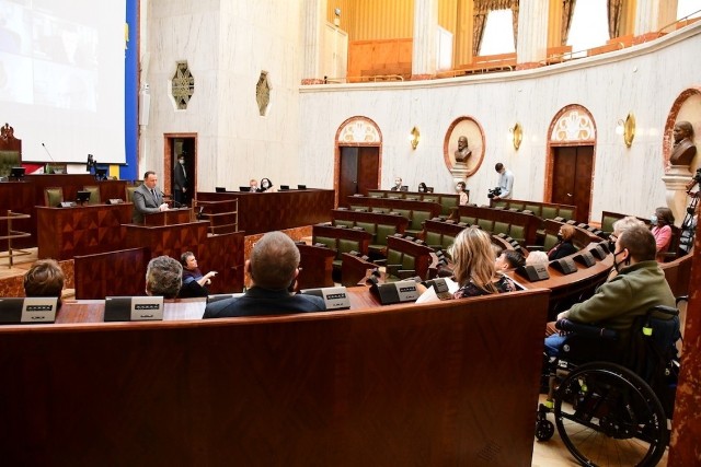 Ponad milion złotych zostanie przeznaczone w tym roku na pomoc niepełnosprawnym w naszym regionie.Zobacz kolejne zdjęcia. Przesuwaj zdjęcia w prawo - naciśnij strzałkę lub przycisk NASTĘPNE