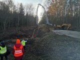 Ruszyła naprawa uszkodzonej drogi wojewódzkiej w Łobzie. Do końca roku ma być przejezdna