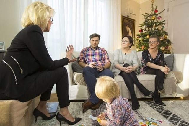 Agata Młynarska w domu premier Ewy Kopacz. (Fot: Maciej Śmiarowski/TVP)