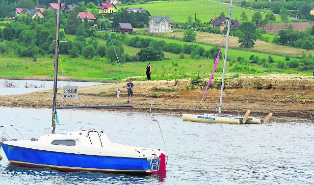 To miejsce, przerobione na plażę, z dzikim wjazdem od strony DK 52 w Jaszczurowej, było w tym roku oblegane