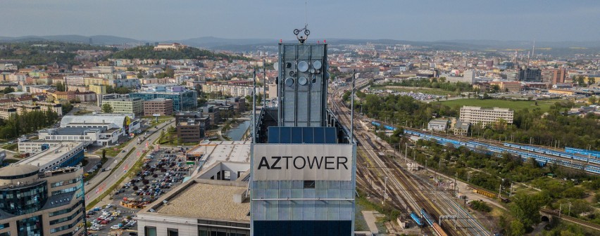 Krystian Herba wskoczył rowerem na AZ Tower - najwyższy...