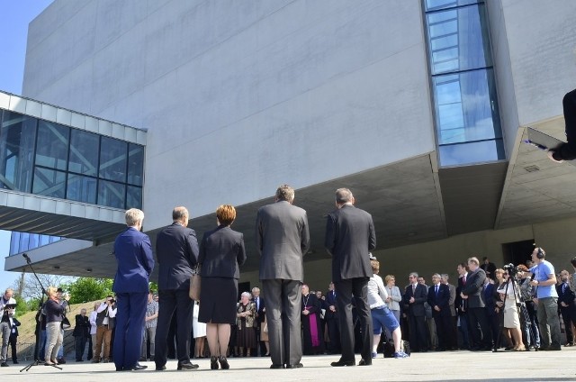 Brama Poznania ICHOT: Wstęga przecięta. Centrum zwiedzili oficjele