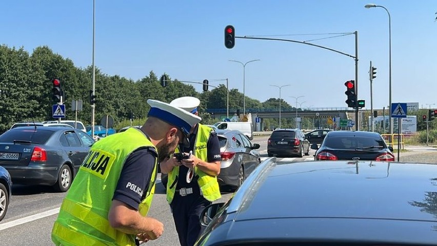 Używali telefonów komórkowych podczas prowadzenia samochodu,...