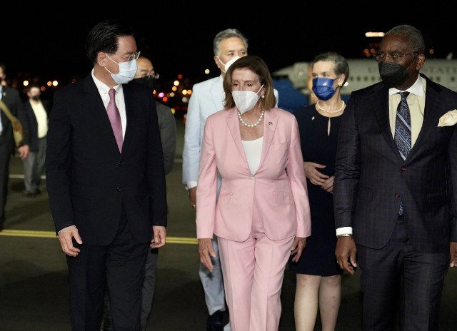 Nancy Pelosi przyleciała we wtorek na Tajwan.
