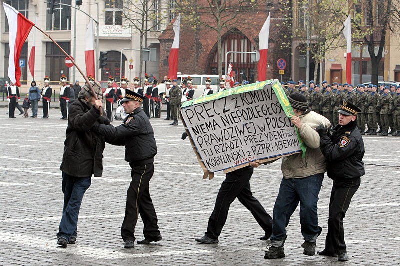 Glówne obchody Świeta Niepodleglości na placu Zwyciestwa  w...