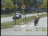 Pościg w Bydgoszczy. Motocyklista łamał przepisy bez prawa jazdy i ważnego przeglądu [wideo]