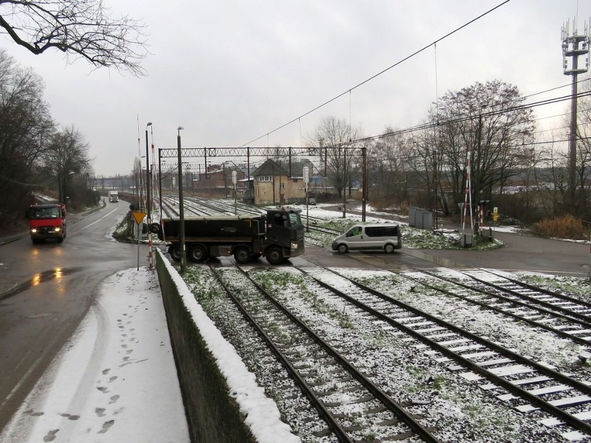 Skład towarowy nie mógł podjechać, inny zgubił wagony. Kłopoty na linii kolejowej ze Szczecina do Polic