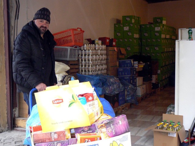 Podczas Wigilijnej Zbiórki Żywności wolontariusze i pracownicy Bractwa Miłosierdzia zebrali ponad tonę żywności. Część wykorzystano podczas poczęstunku wigilijnego dla ubogich