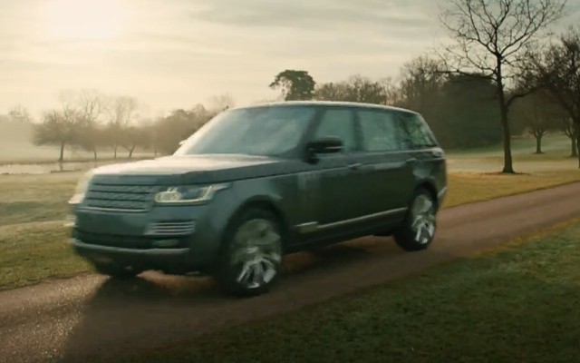 Zagraniczne media okrzyknęły go najdroższym SUV-em na rynku. Range Rover SV Autobiography w końcu ujrzał światło dzienne. W najtańszej wersji auto będzie kosztować blisko 200 tys. dol, czyli ponad 750 tys. złotych.