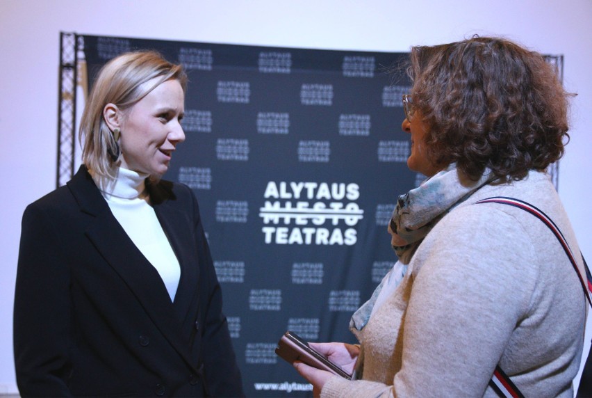 Teatr Dramatyczny zagrał na Litwie. Aktorzy pokazali w Olicie "Inwazję"                   