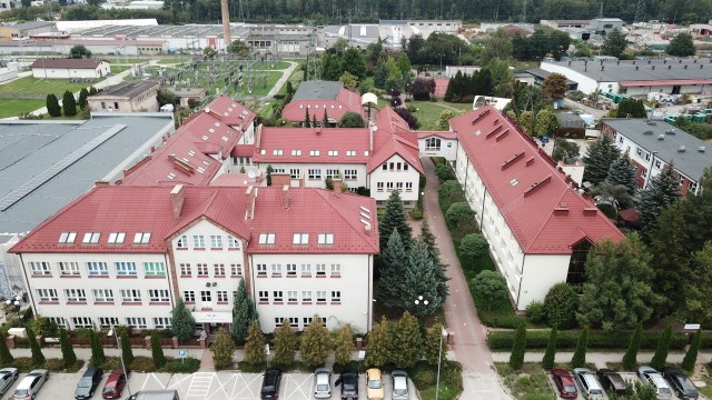 Spór o majątek uczelni dotyczył między innymi budynków Wyższej Szkoły Handlowej zlokalizowanych przy ulicy Peryferyjnej w Kielcach.