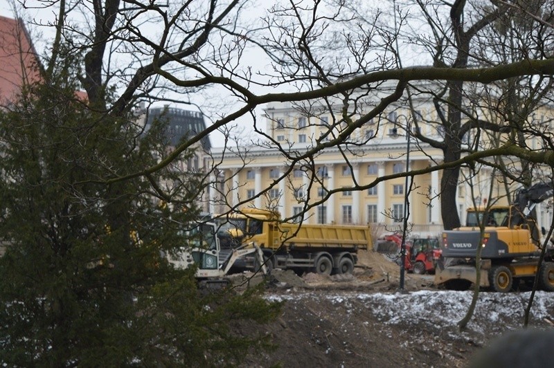 Wrocław: Zmienia się bulwar nad fosą [ZDJĘCIA]