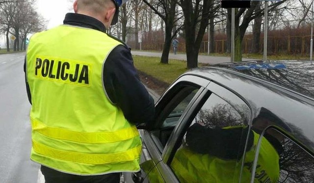 Policjanci z Wydziału Ruchu Drogowego KMP w Koszalinie zatrzymali mężczyznę, który prowadził volvo mając 3,6 promila alkoholu w organizmie.