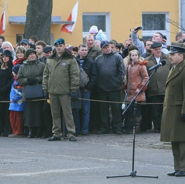 Na żołnierskie uroczystości przyjechały całe rodziny.