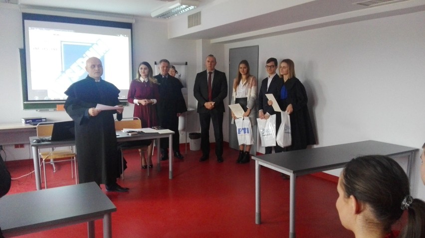 Uczniowie z Jędrzejowa wzięli udział w Prawniczym Konkursie Krasomówczym 