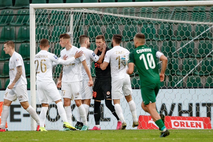 Warta Poznań - Zagłębie Lubin 0:2. Warta grała, a Zagłębie strzelało. Wielki mecz Dominika Hładuna (Skrót, bramki, gole, wynik)