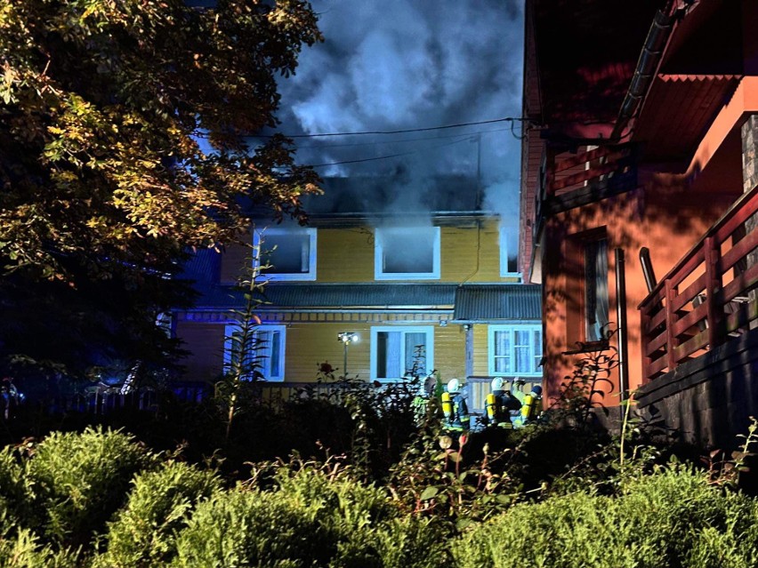 Pożar domu w Nowym Targu. Duża akcja gaśnicza