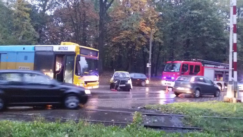 Wypadek na skrzyżowaniu ul. Załęskiej i Wincentego Pola w...