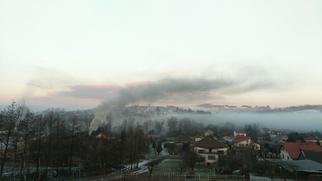 Smog w Śląskiem znów na bardzo wysokim poziomie 17 grudnia 2019 r. Oglądajcie, jak to wygląda w konkretnych miastach: