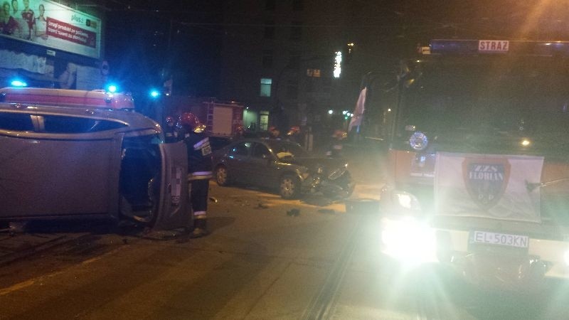 Wypadek na skrzyżowaniu Gdańskiej i Zielonej! Prawnik wyprzedzał tramwaj z lewej strony [zdjęcia]