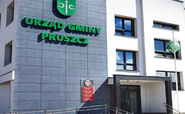 Czy za parę lat wyraz "gminy" na urzędzie w Przuszczu trzeba będzie zmienić na "miejski".
