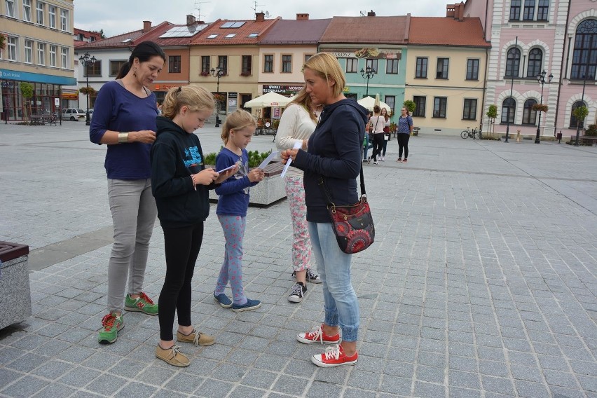 Fundacja Klamra przypomina o dzieciach, które walczyły w Powstaniu Warszawskim [ZDJĘCIA]