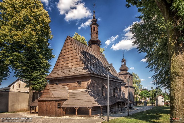 Świątynia znajduje się na szlaku architektury drewnianej województwa śląskiego.