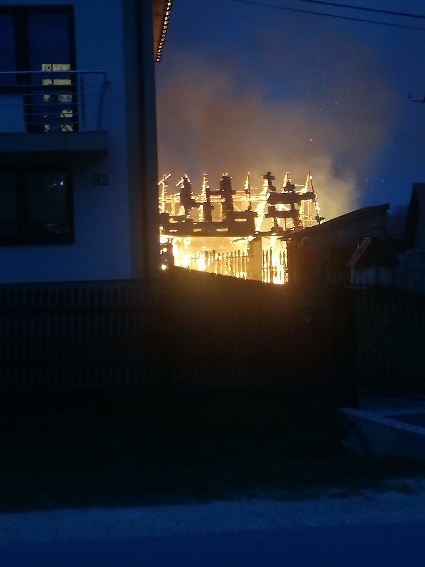 Pożar stodoły w Rudzie Pilczyckiej. Zobacz zdjęcia z akcji ratowniczej