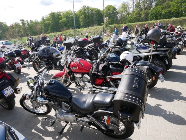 Sto wspaniałych motocykli zainaugurowano sezon w gminie Pawłów