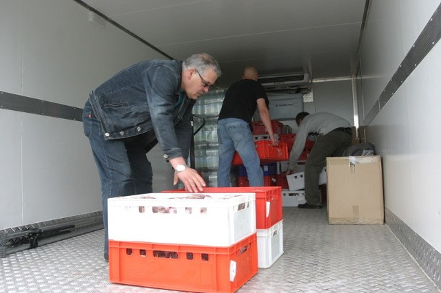 Do ciężarówki zapakowano ponad 3 tony darów