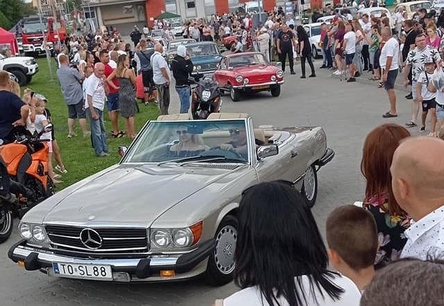 Niezwykła parada pojazdów ulicami Włoszczowy i okolic (ZDJĘCIA)