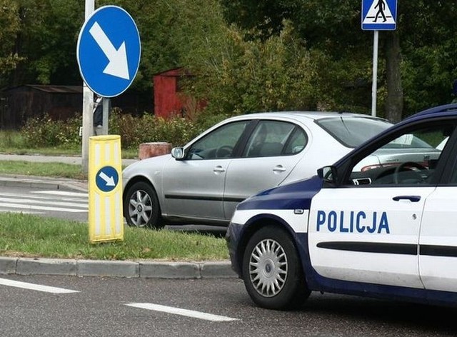 49-letni rowerzysta został potrącony w rejonie skrzyżowania ulic Wierzbowej i Antoniukowskiej w Białymstoku. Prawdopodobnie przejeżdżał po przejściu dla pieszych na czerwonym świetle.
