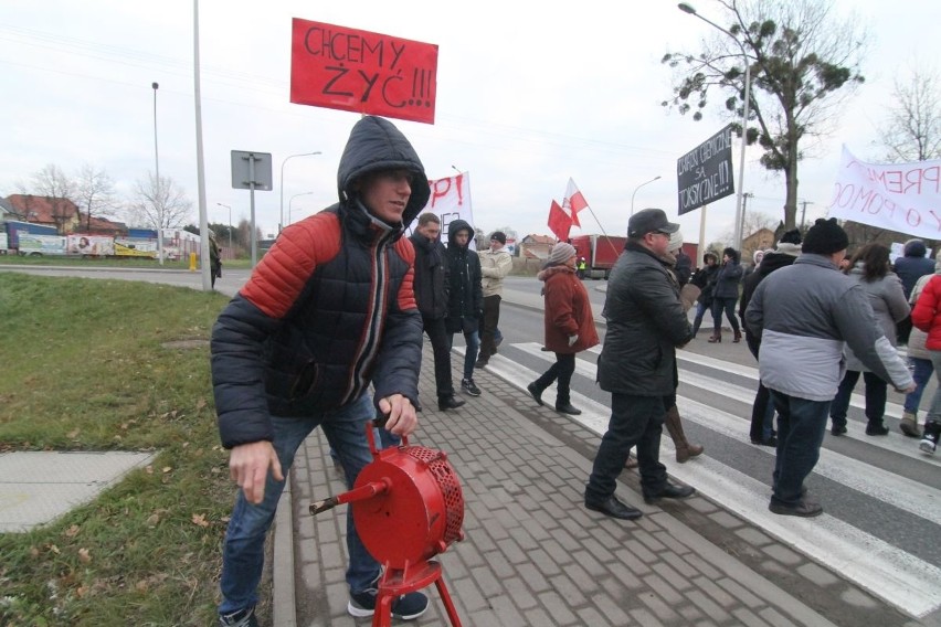 Protest przeciwko budowie fabryki silników Lufthansy pod...