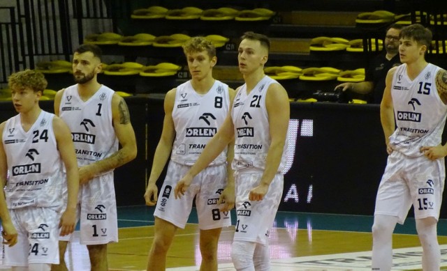 Koszykarze Miasta Szkła Krosno odnieśli przekonywujące zwycięstwo.