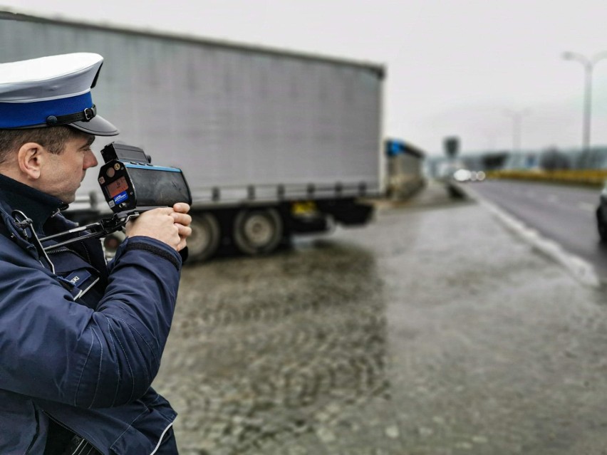 Policjanci białostockiej "drogówki" włączyli się we wtorek...