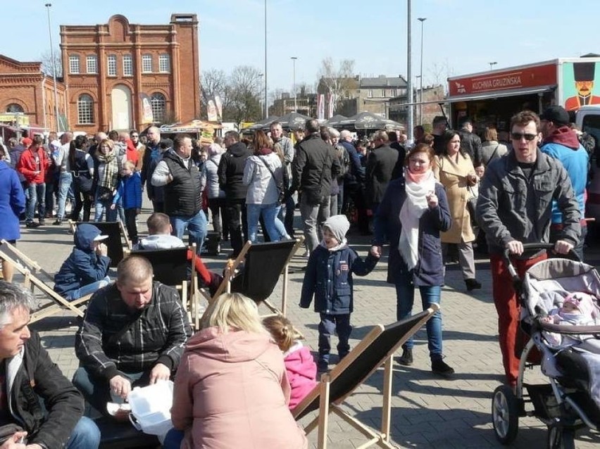 W centrum handlowym "Tkalnia" odbędzie się festiwal food trucków. Co będzie można zjeść? 30.04.2021 r.