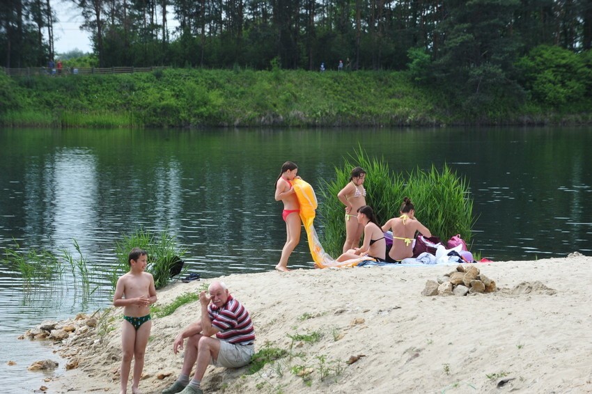 Plaże są też bezpieczne. Każdej z trzech kamionek...