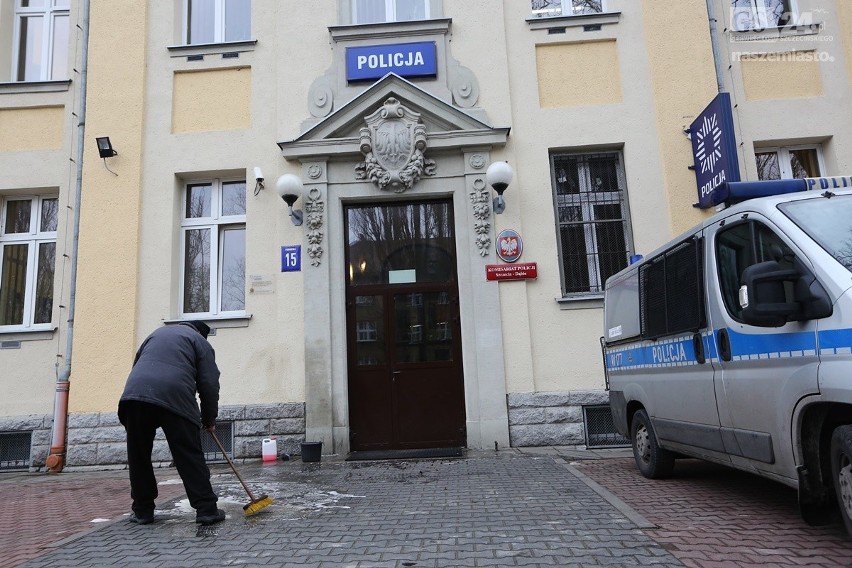 Krwawe porachunki w Dąbiu. Wpadli z siekierami. Nie żyje mężczyzna