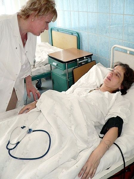 Trzy godziny po porodzie trojaczków do pani Joanny przyszła naczelna pielęgniarka szpitala Zofia Dłużniak.