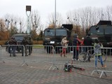 Wojsko odwiedziło Łomżę. Wyrzutnie rakietowe stanęły na parkingu przy Parku Wodnym [zdjęcia]