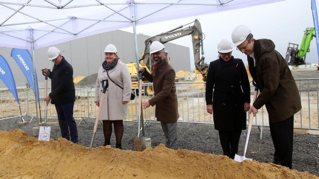 Brytyjska firma Johnson Matthey planuje wybudować kolejną linię produkcyjną w Gliwicach. Zobacz kolejne zdjęcia. Przesuwaj zdjęcia w prawo - naciśnij strzałkę lub przycisk NASTĘPNE