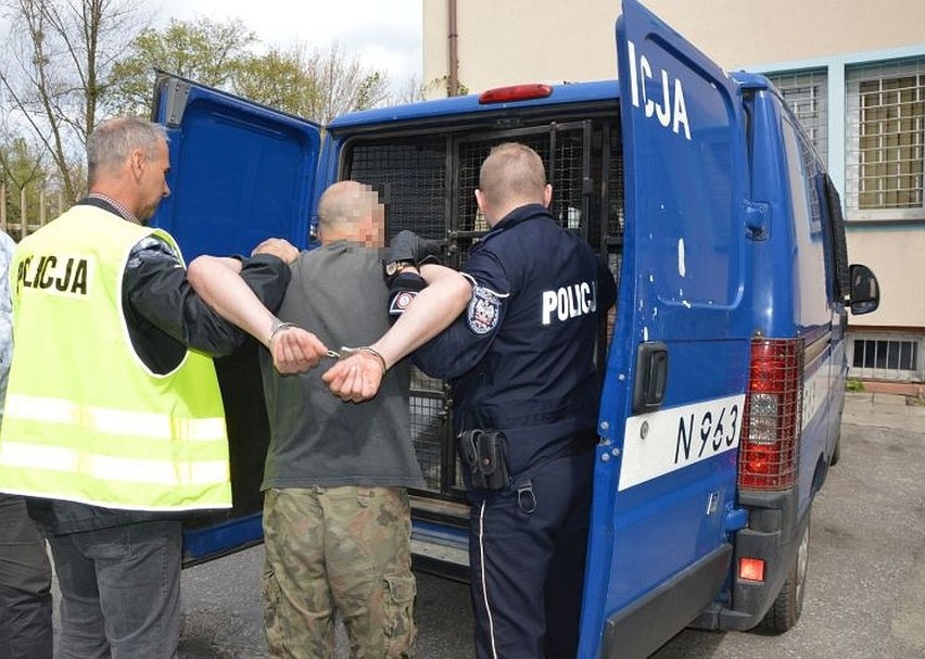 Pobity we własnym domu w gminie Czersk. Policjanci zatrzymali napastników [zdjęcia]