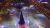 Ogromny lodowy park rozrywki w Rosji. Motywem przewodnim mistrzostwa świata w piłce nożnej