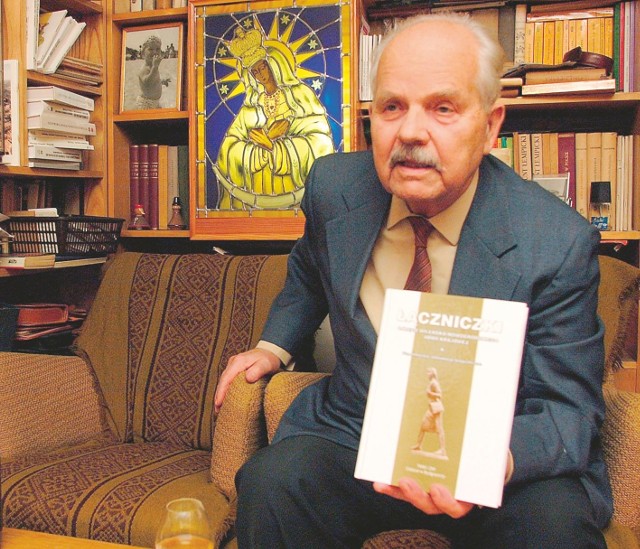 Dr Leszek Jan Malinowski (1925-2010) był żołnierzem 3. Wileńskiej Brygady Armii Krajowej, znakomitym nauczycielem i pedagogiem, działaczem społecznym, autorem wielu książek i artykułów o Bydgoszczy i Wilnie