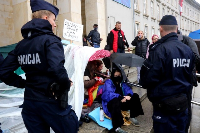 Protest pod urzędem wojewódzkim we Wrocławiu