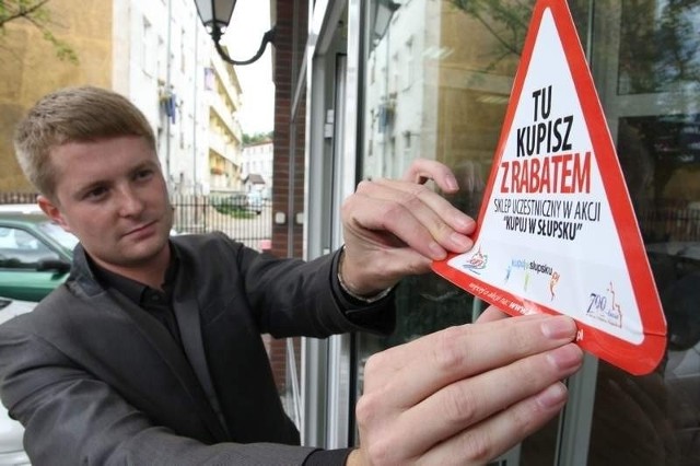 – Sklepy oznaczone logo "Kupuj w Słupsku” będą oferowały klientom zniżki – mówi Konrad Dorosewicz