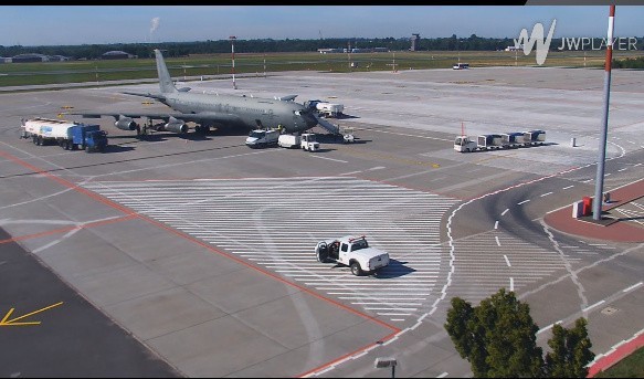 Lotnisko w Łodzi. Na łódzkim lotnisku wylądował Boeing 707-300 Sił Powietrznych Izraela [ZDJĘCIA]